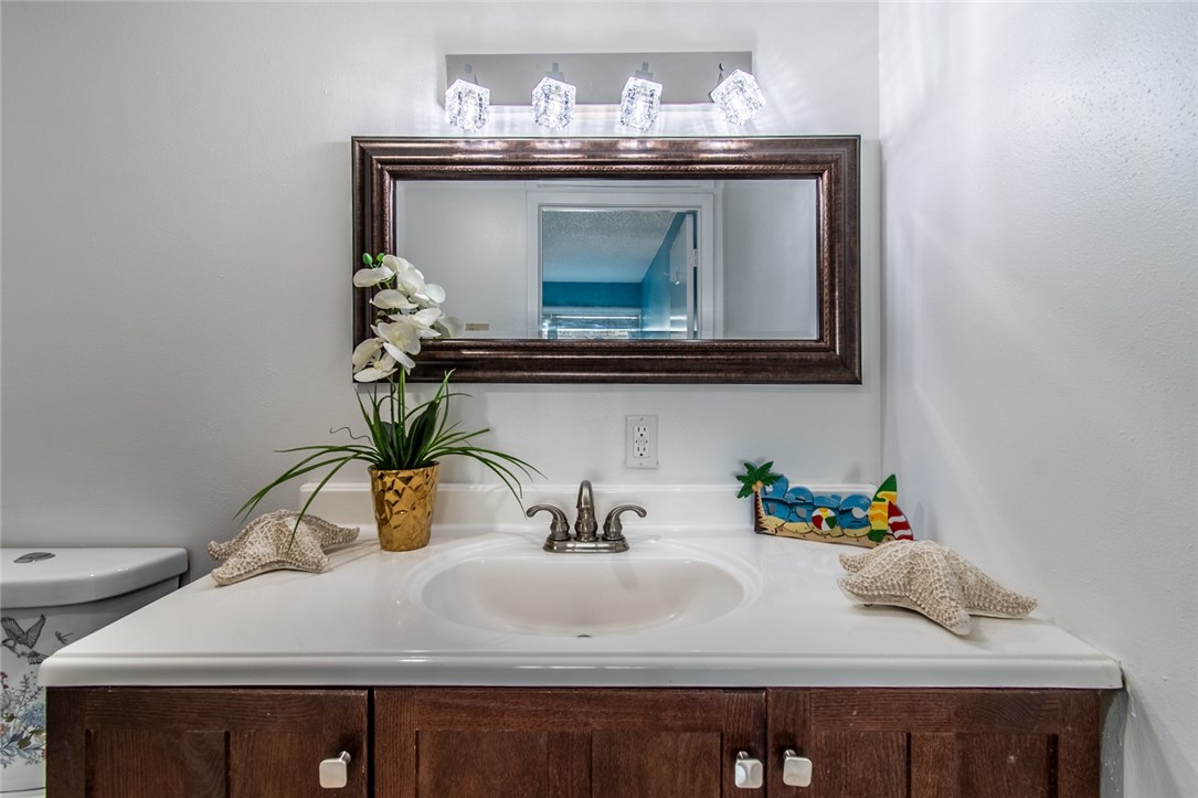 14810 Windward Dr 204 Property Photo 23