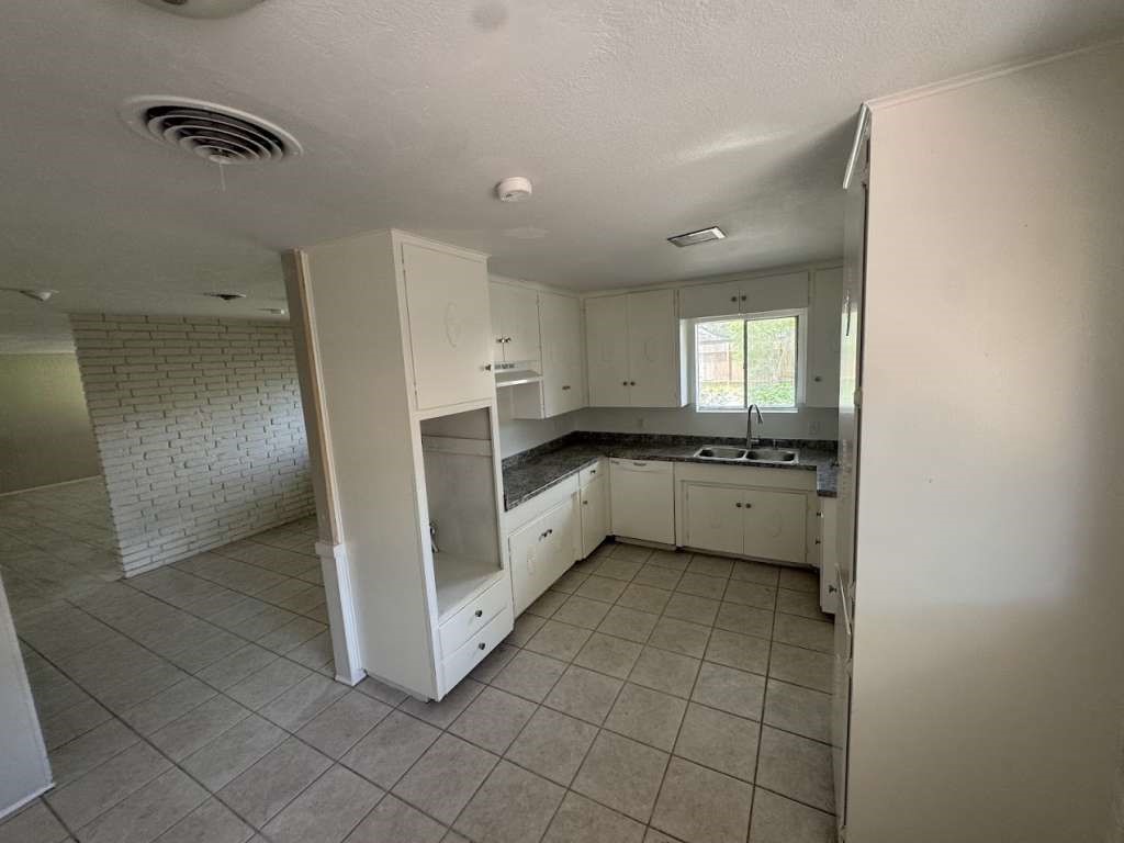 426 Pennington Dr Property Photo 8