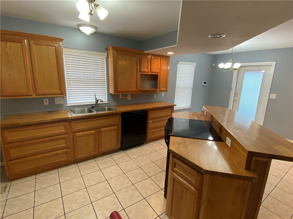 101 Donna Property Photo 14