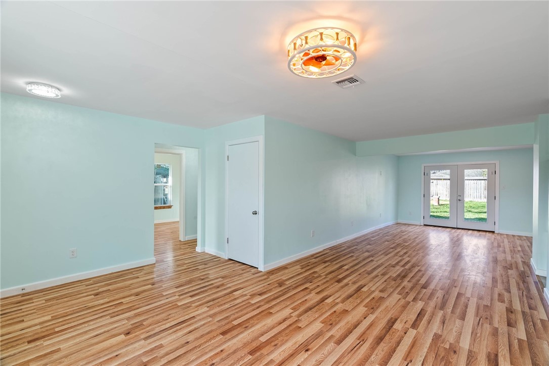 1703 Austin St Property Photo 2