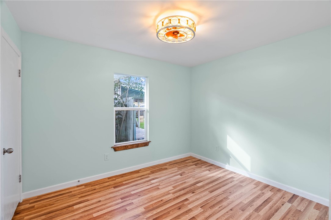 1703 Austin St Property Photo 6