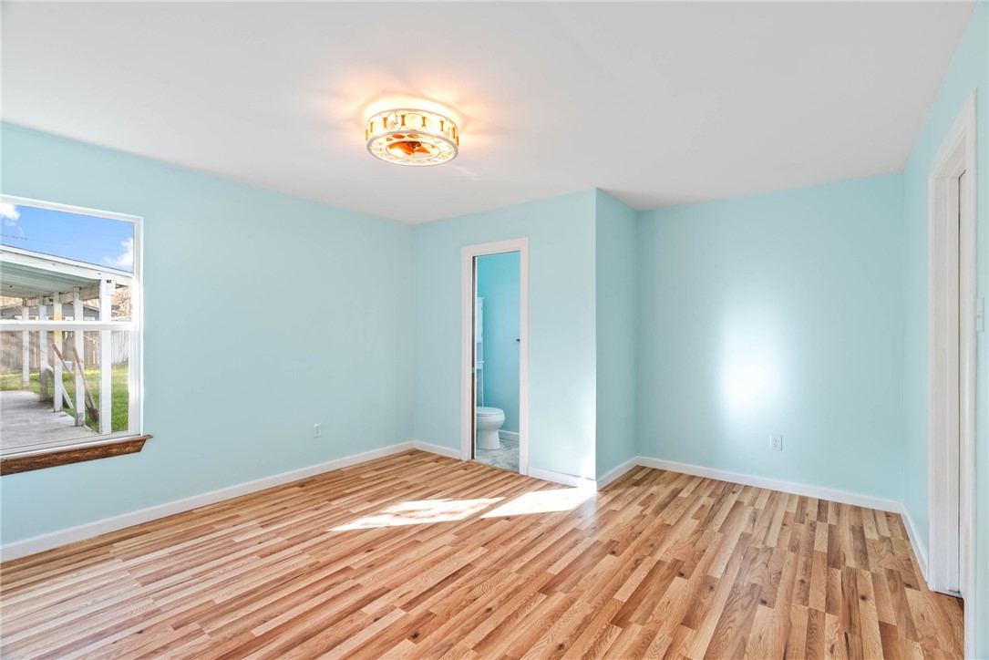 1703 Austin St Property Photo 8