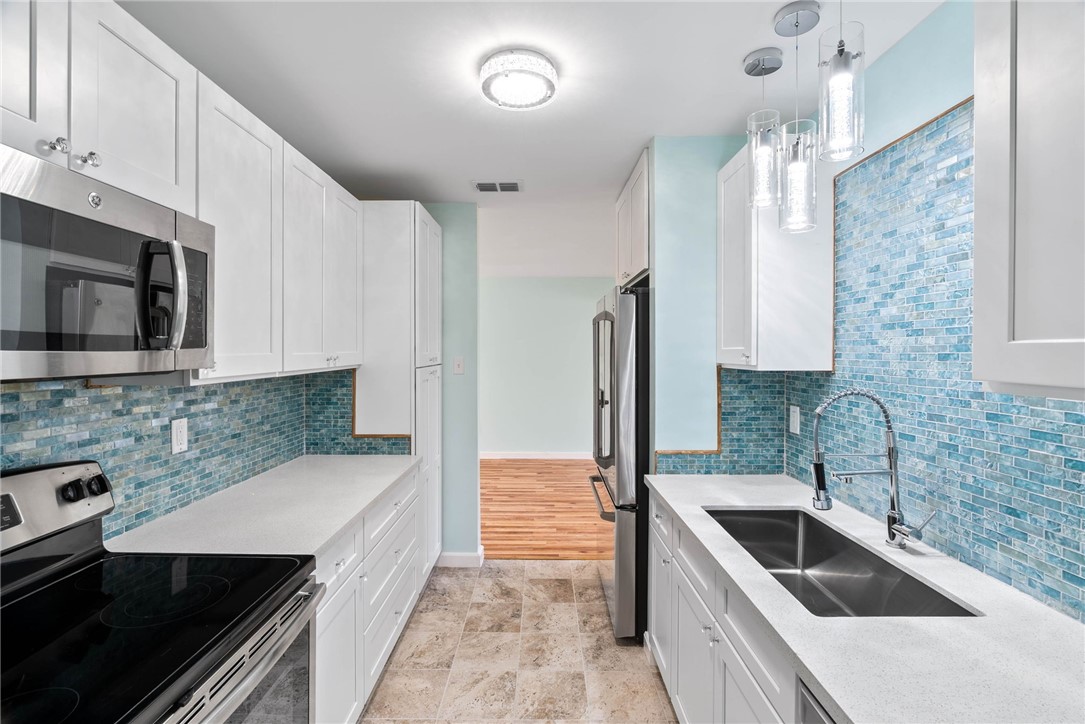 1703 Austin St Property Photo 10
