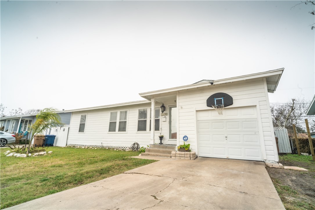 1125 Woodlawn Dr Property Photo 1