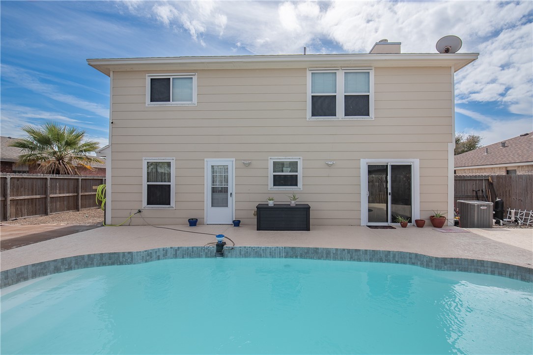 13822 Laffite Dr Property Photo 2