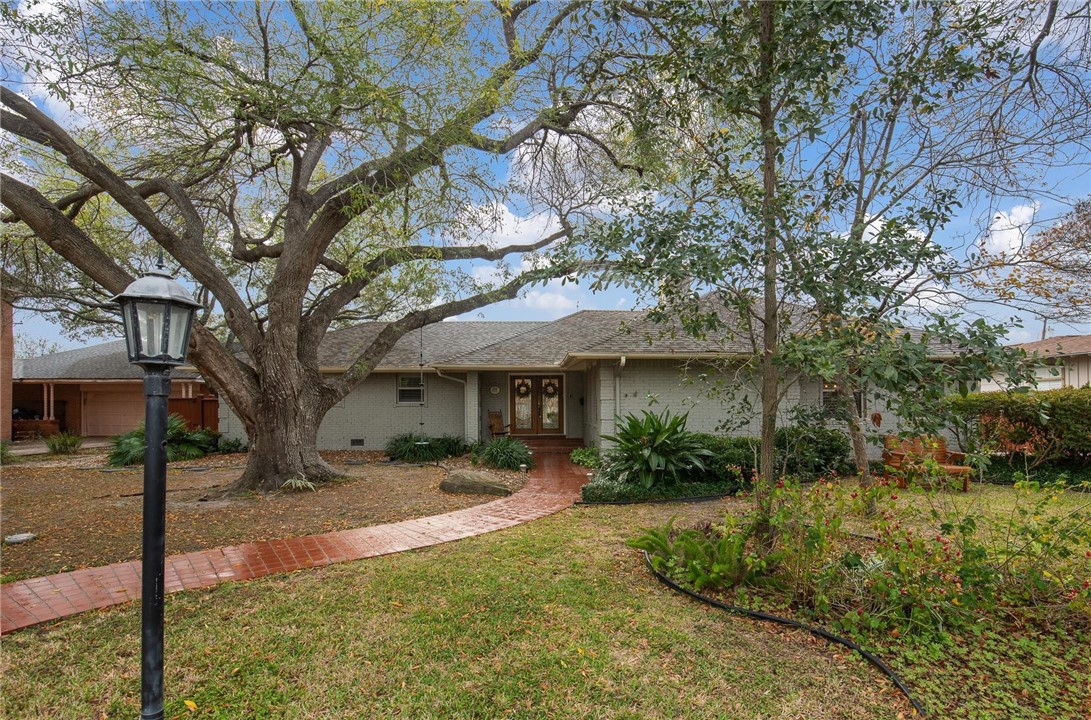 209 Jackson Pl Property Photo 1