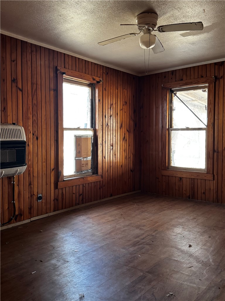 204 Mineral St Property Photo 5