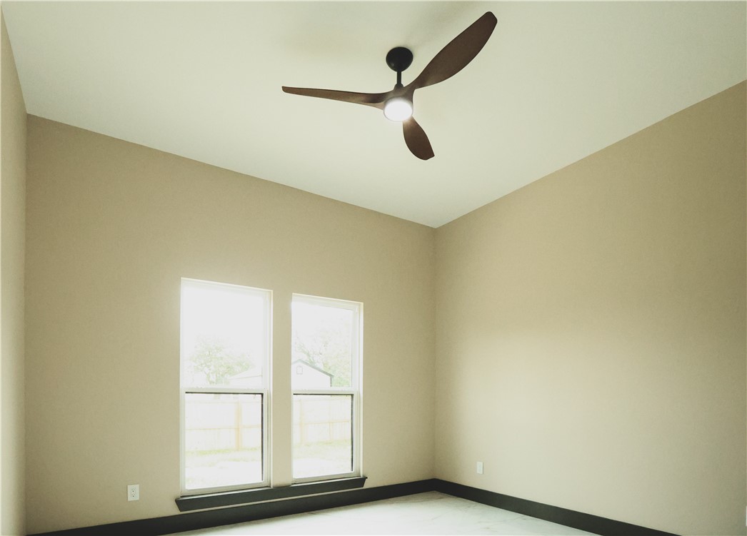 110 N Dr E E Dunlap St Property Photo 11