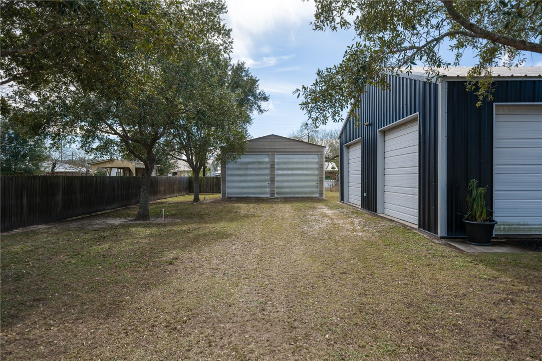 806 Locke St Property Photo 19