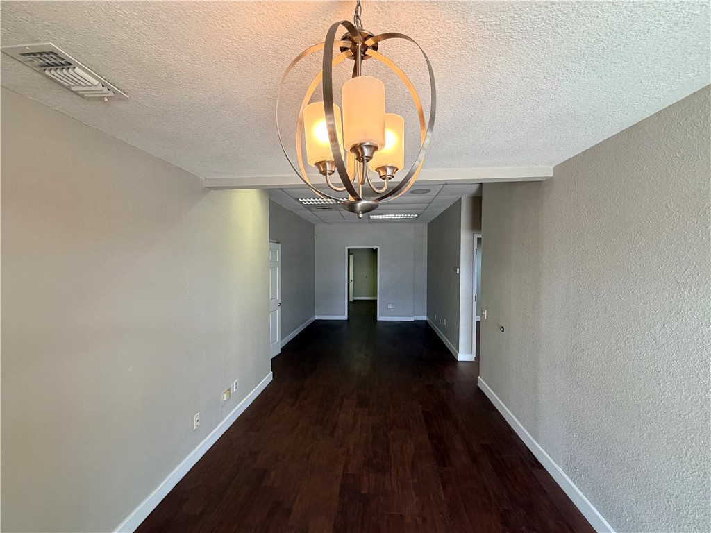 3902 S Port Ave 2 Property Photo 4
