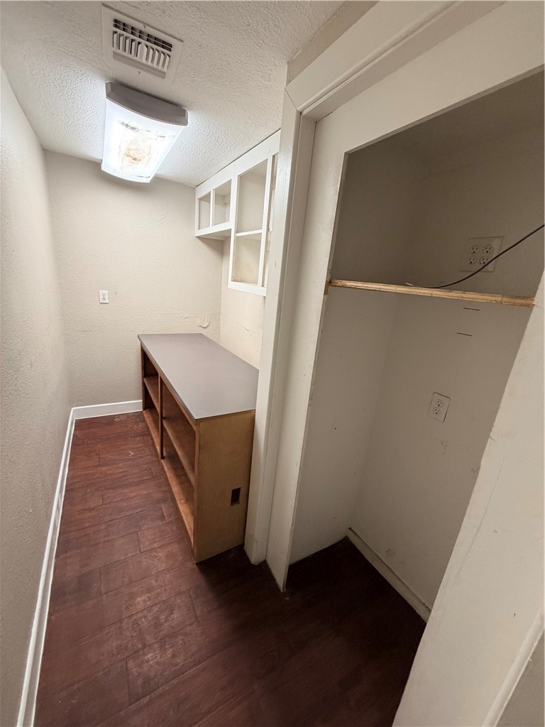 3902 S Port Ave 2 Property Photo 15