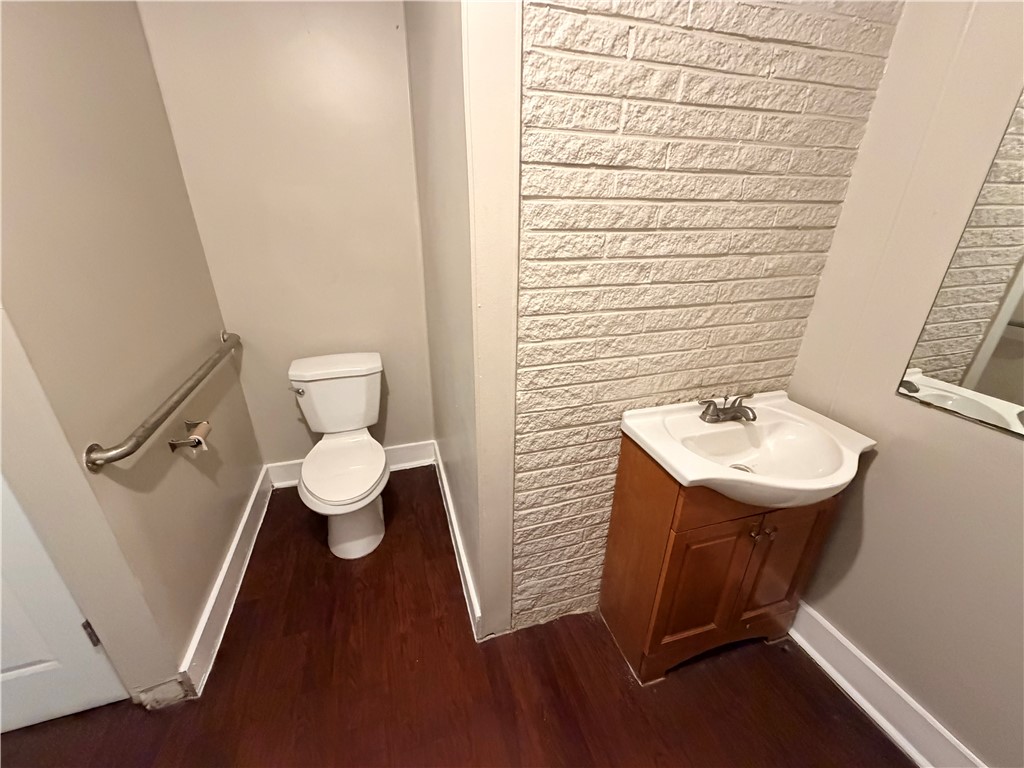 3902 S Port Ave 2 Property Photo 20