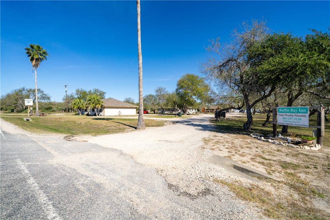 990 E Fm 628 Property Photo 7
