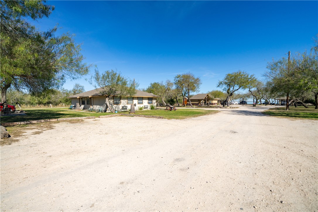 990 E Fm 628 Property Photo 15