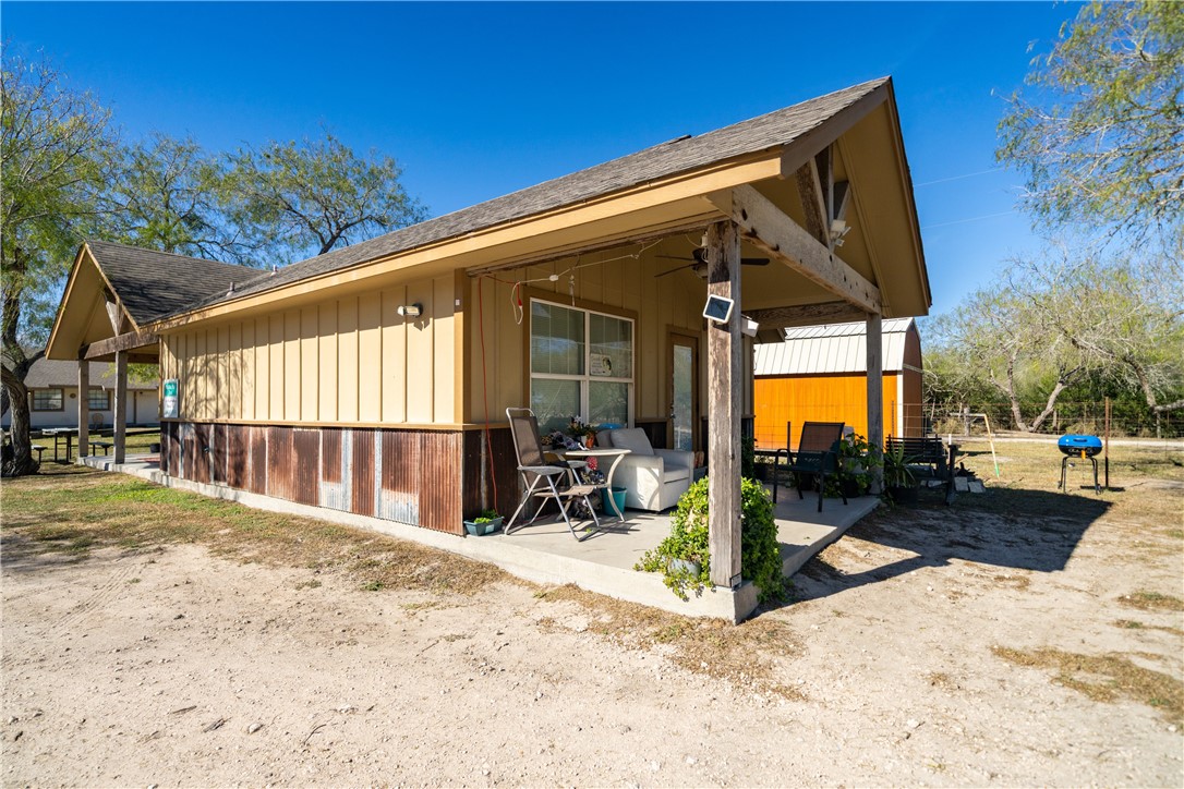 990 E Fm 628 Property Photo 21