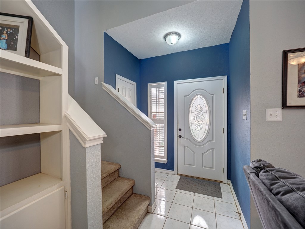 7210 St James Ct Property Photo 2
