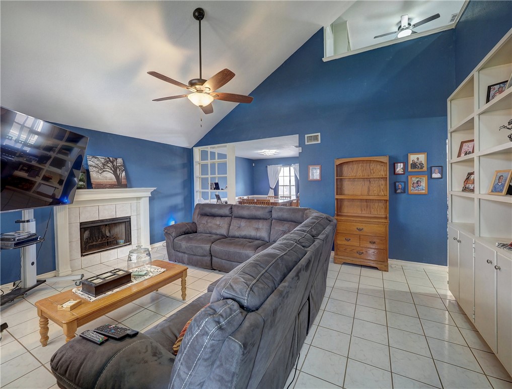 7210 St James Ct Property Photo 3
