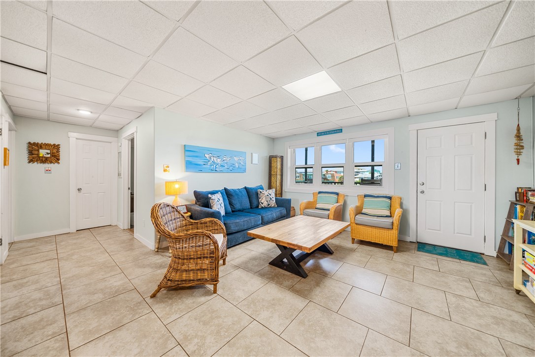 700 Island Retreat Ct 28 Property Photo 6