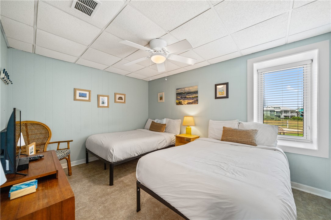 700 Island Retreat Ct 28 Property Photo 10