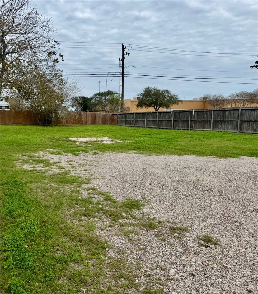 5138 Williams Dr Property Photo 2
