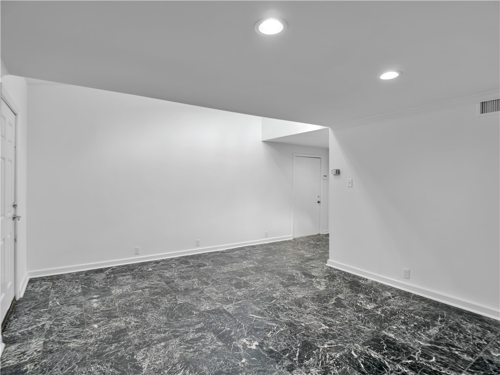 4454 Ocean Dr 4 Property Photo 13