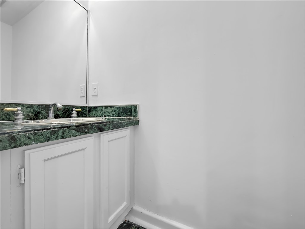 4454 Ocean Dr 4 Property Photo 25