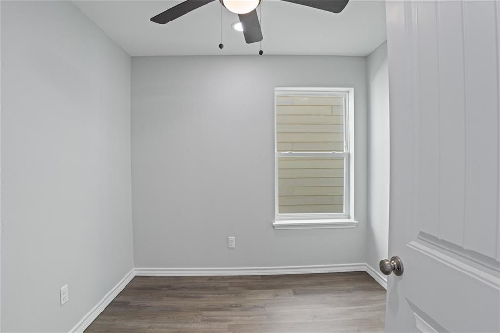 14933 Leeward Dr Property Photo 16
