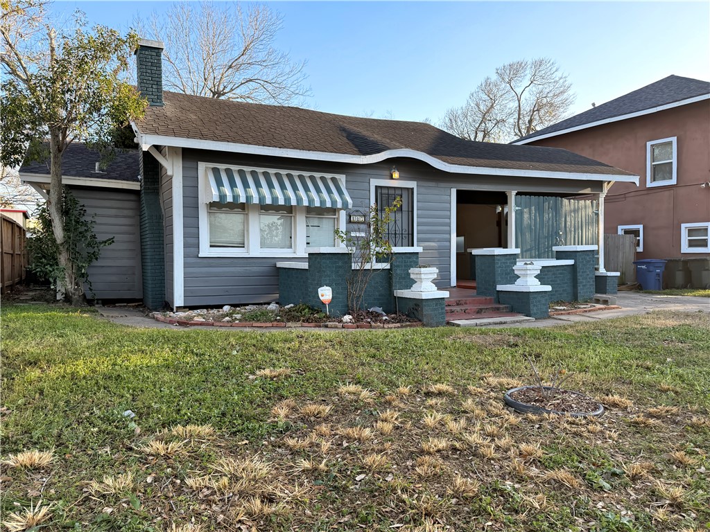 407 Palmero St Property Photo 2