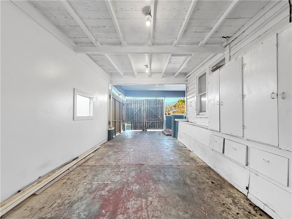 407 Palmero St Property Photo 6