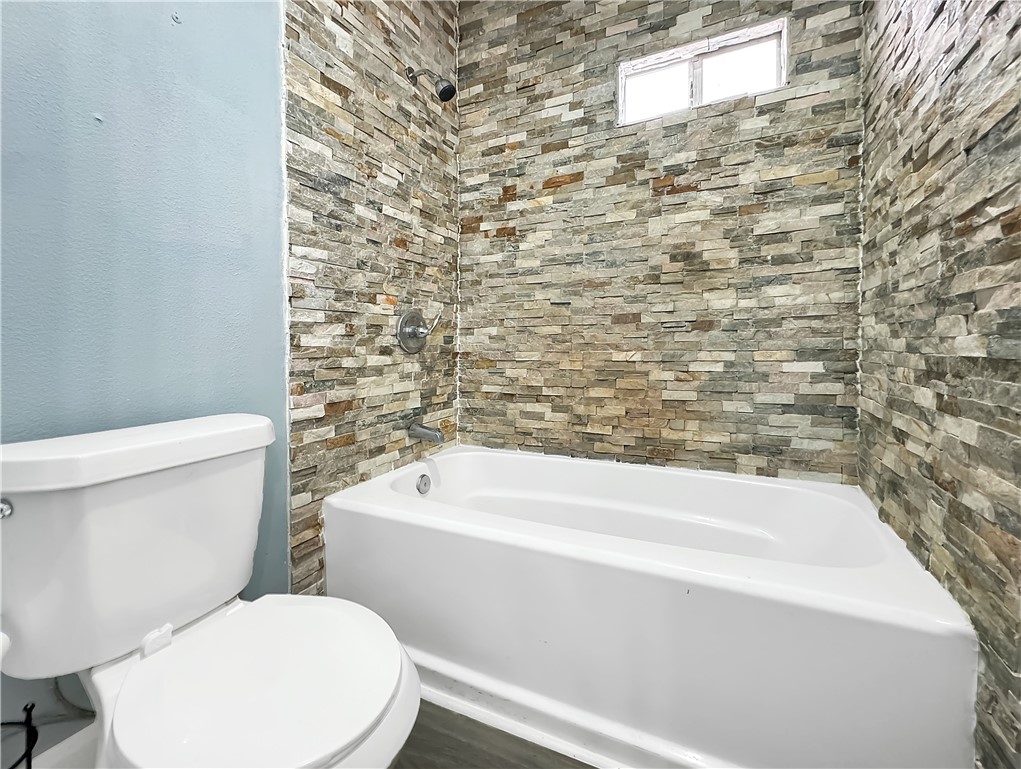 407 Palmero St Property Photo 21