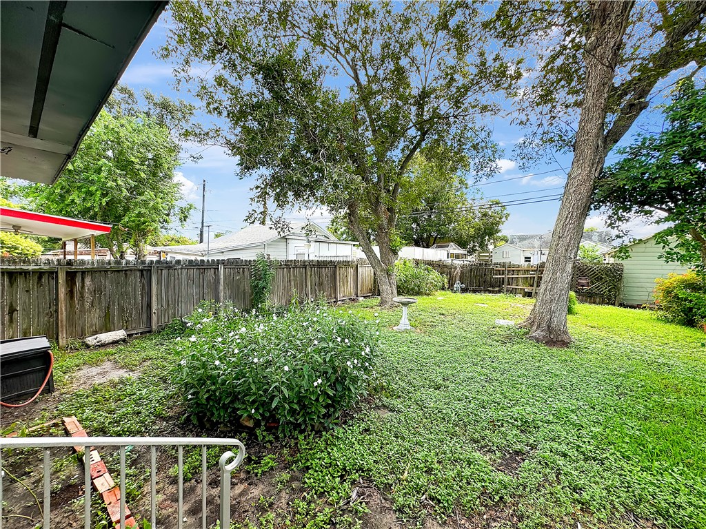 407 Palmero St Property Photo 29