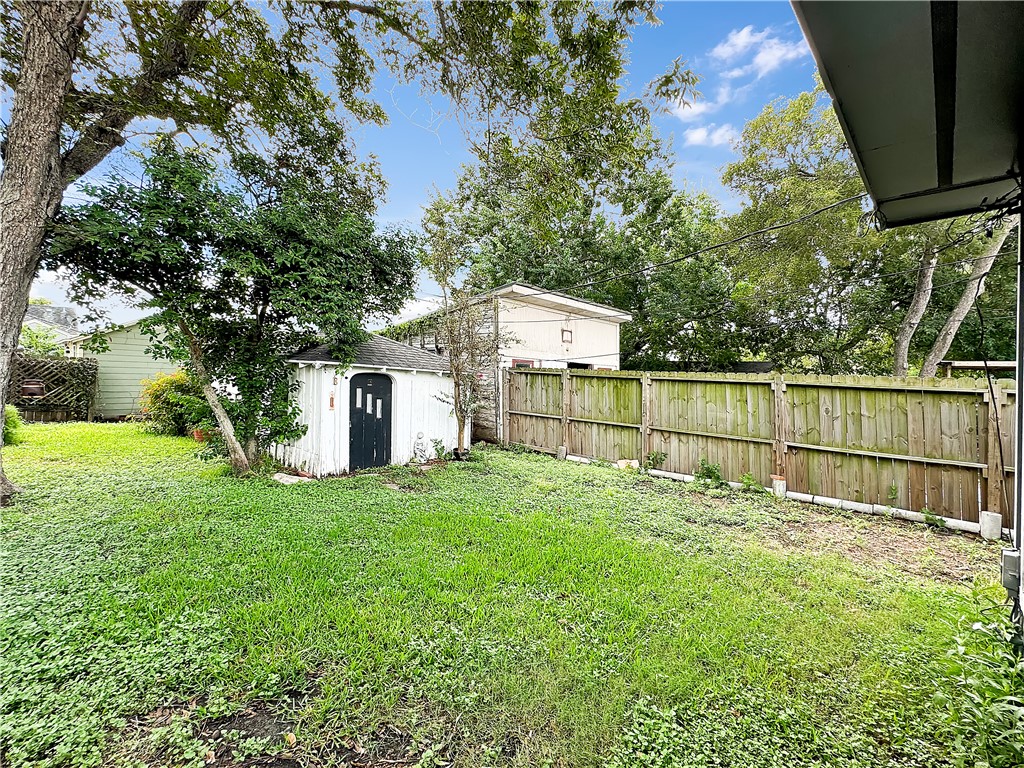 407 Palmero St Property Photo 30