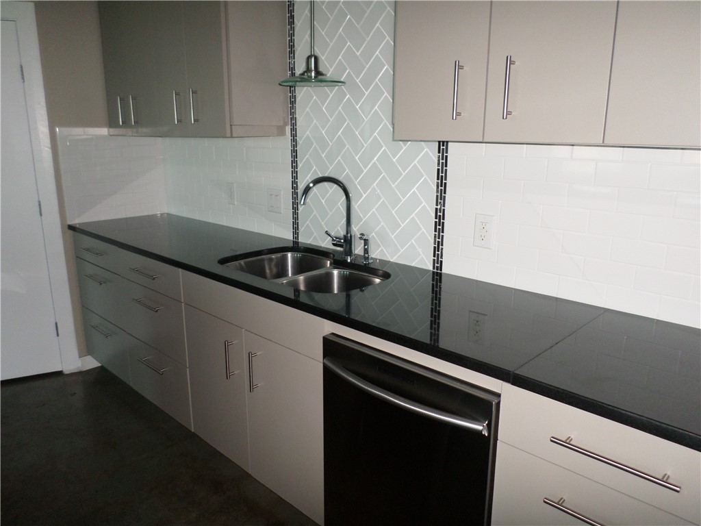 901 N Upper Broadway St 306 Property Photo 18