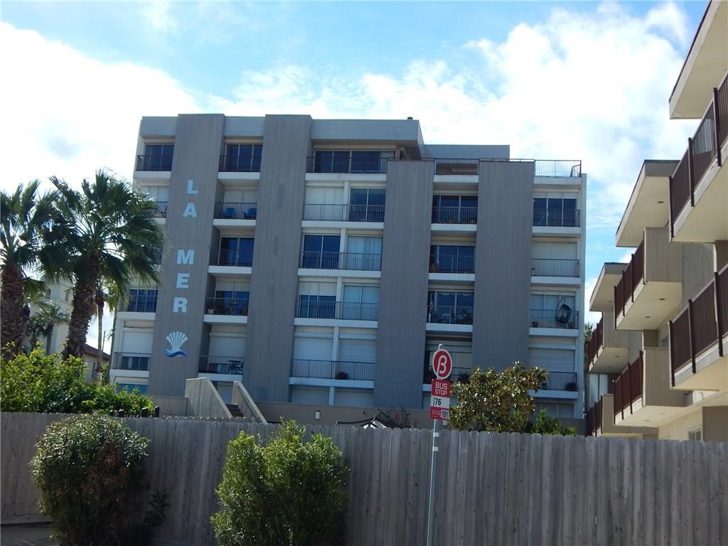 520 S Chaparral St 204 Property Photo 3