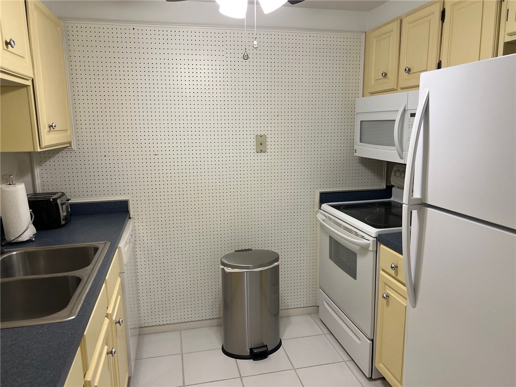 520 S Chaparral St 204 Property Photo 17