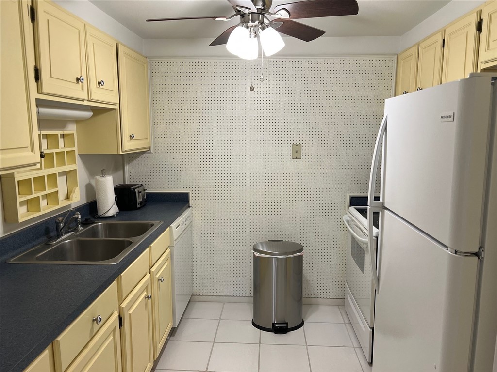 520 S Chaparral St 204 Property Photo 21