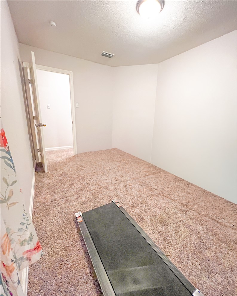410 Scott Dr Property Photo 8