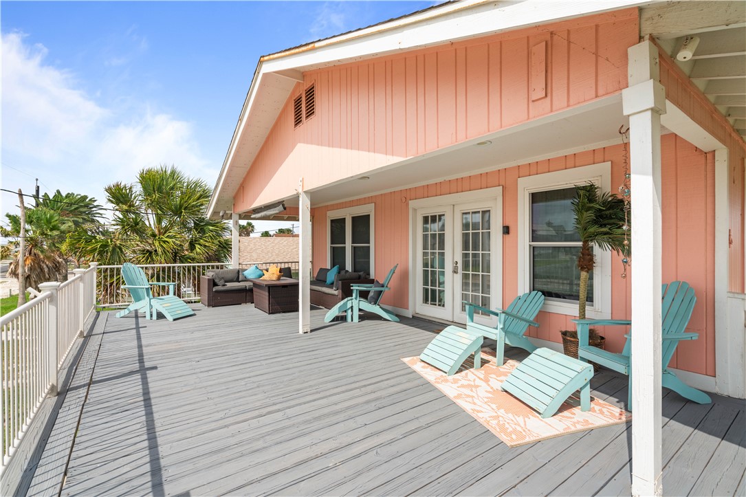 1419 S Magnolia Property Photo 3