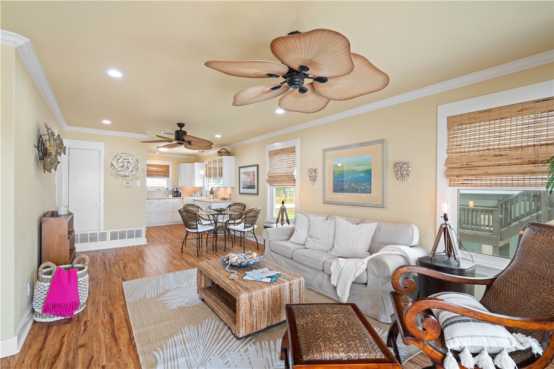 1419 S Magnolia Property Photo 4