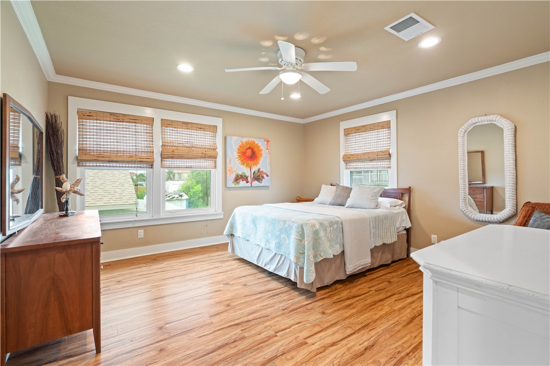 1419 S Magnolia Property Photo 8