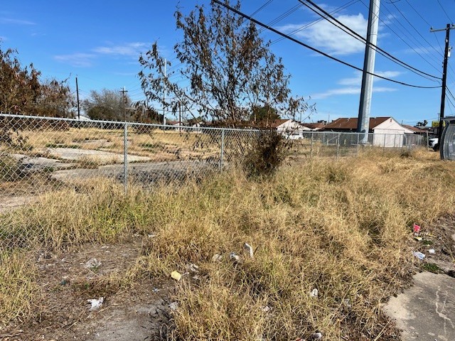 4300 Leopard St Property Photo 11