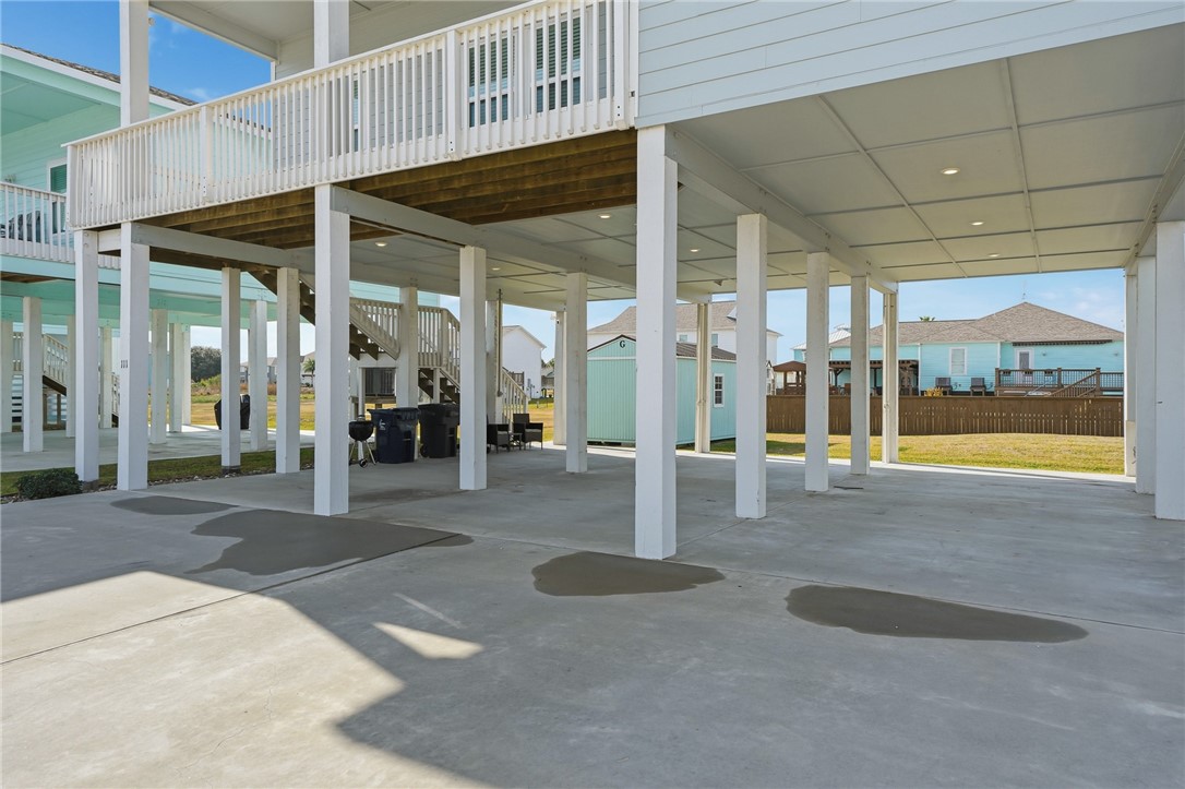 111 Paradise Dr Property Photo 4