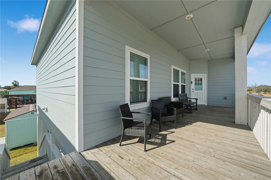 111 Paradise Dr Property Photo 6