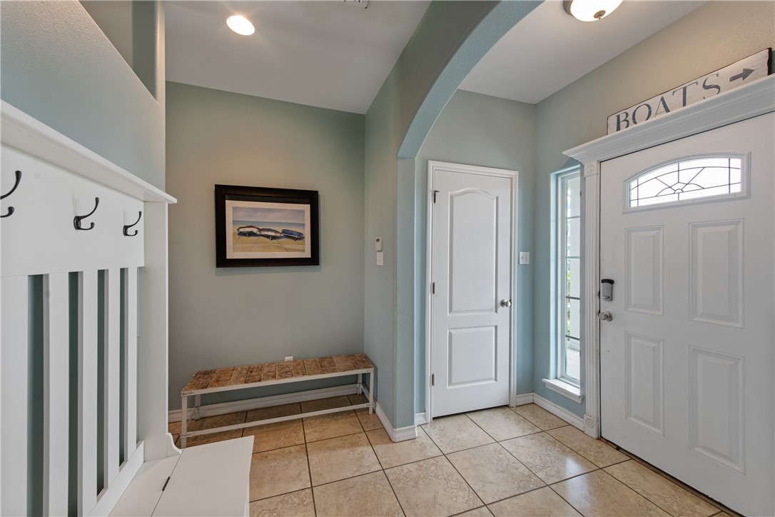 118 Mustang Royale Property Photo 4