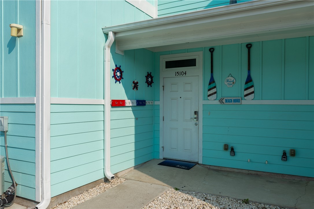 15104 Dory Dr Property Photo 3
