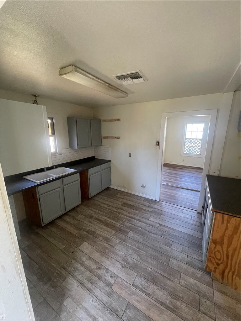 1733 Karen Dr Property Photo 4