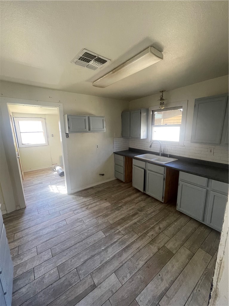 1733 Karen Dr Property Photo 5