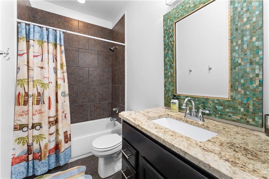 800 E Avenue G Property Photo 20