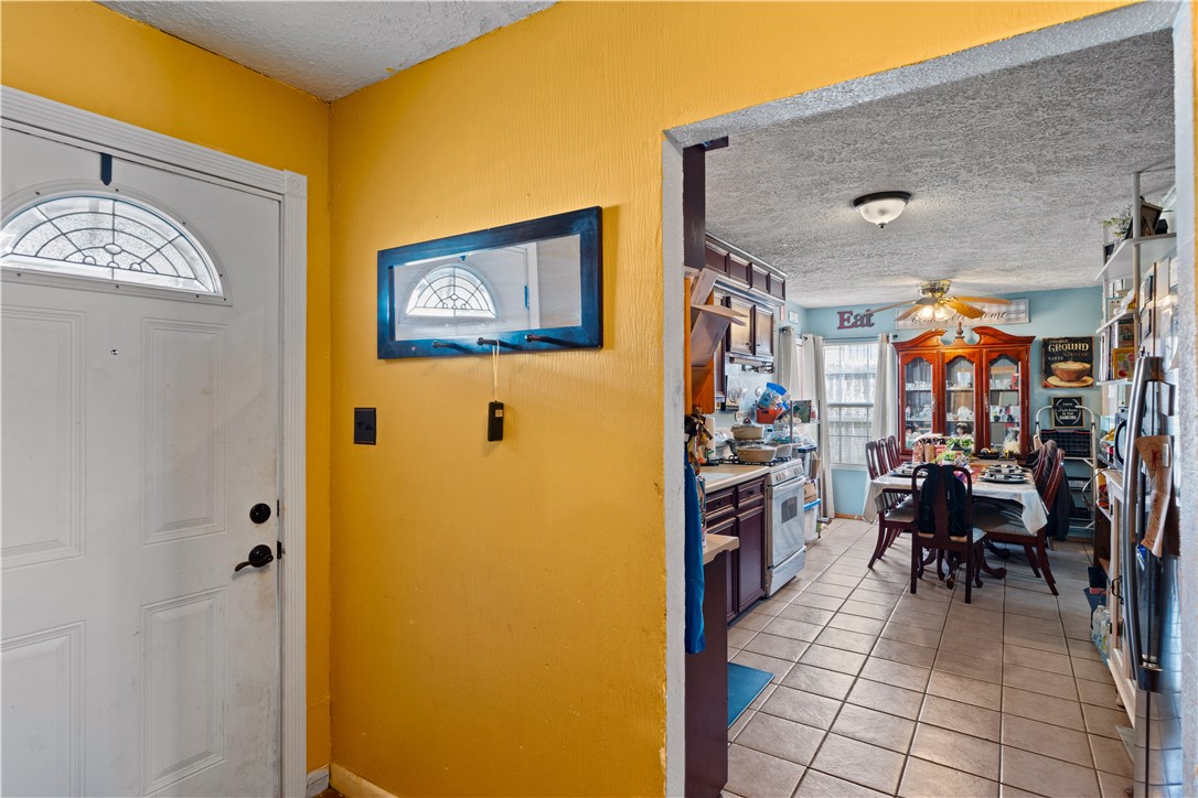 471255 Property Photo 3