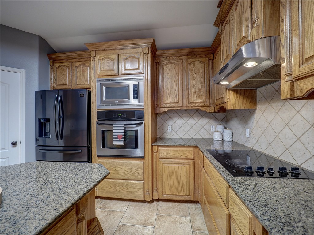15029 Dasmarinas Dr Property Photo 16